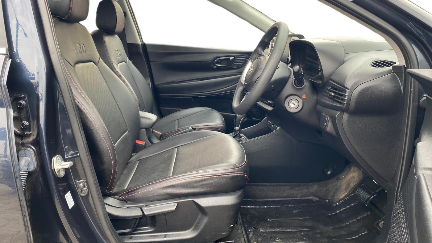 2022 Hyundai NEW I20 Sportz 1.2 IVT, Petrol, Automatic, 2,609 km, Right Side Front Door Cabin