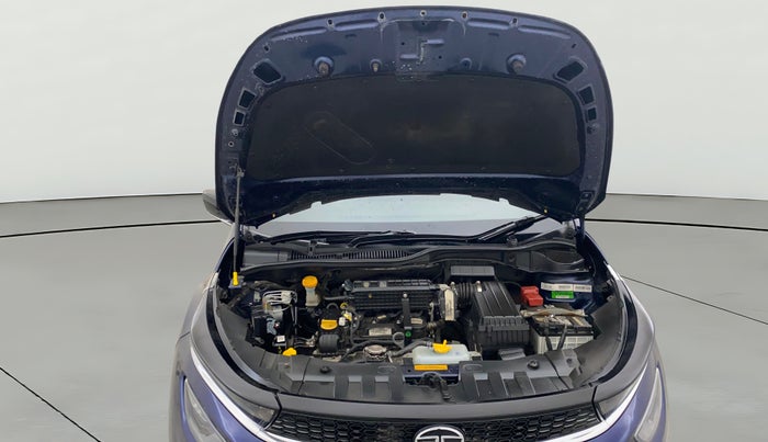 2023 Tata ALTROZ XZA + SUNROOF, Petrol, Automatic, 33,944 km, Open Bonet