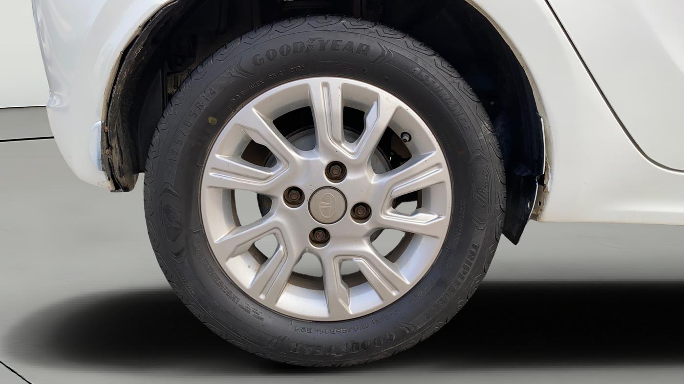 2018 Tata Tiago XZ PETROL, Petrol, Manual, 61,943 km, Right Rear Wheel