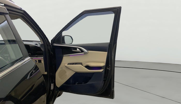 2022 KIA CARENS LUXURY PLUS 1.5 DIESEL AT 7 STR, Diesel, Automatic, 67,767 km, RHS Front Door