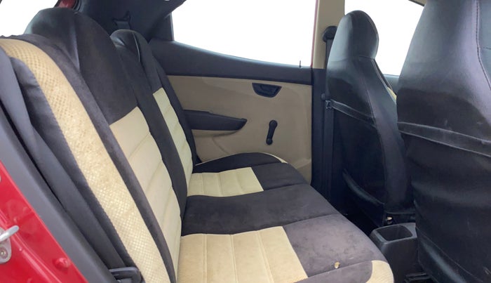2016 Hyundai Eon ERA +, Petrol, Manual, 27,888 km, Right Side Rear Door Cabin