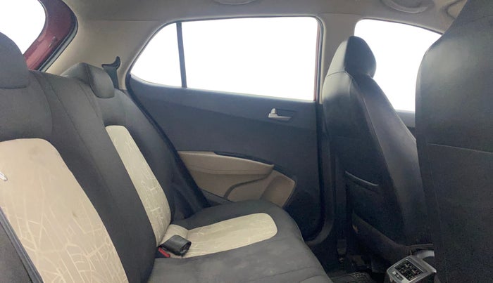 2016 Hyundai Grand i10 SPORTZ 1.2 KAPPA VTVT, Petrol, Manual, 30,618 km, Right Side Rear Door Cabin