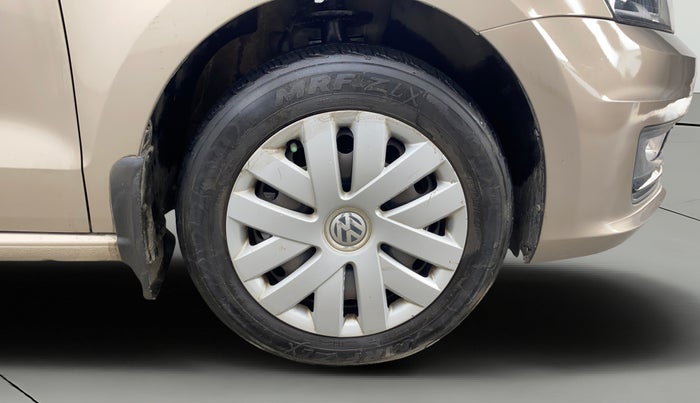 2016 Volkswagen Vento COMFORTLINE 1.6, Petrol, Manual, 57,055 km, Right Front Wheel