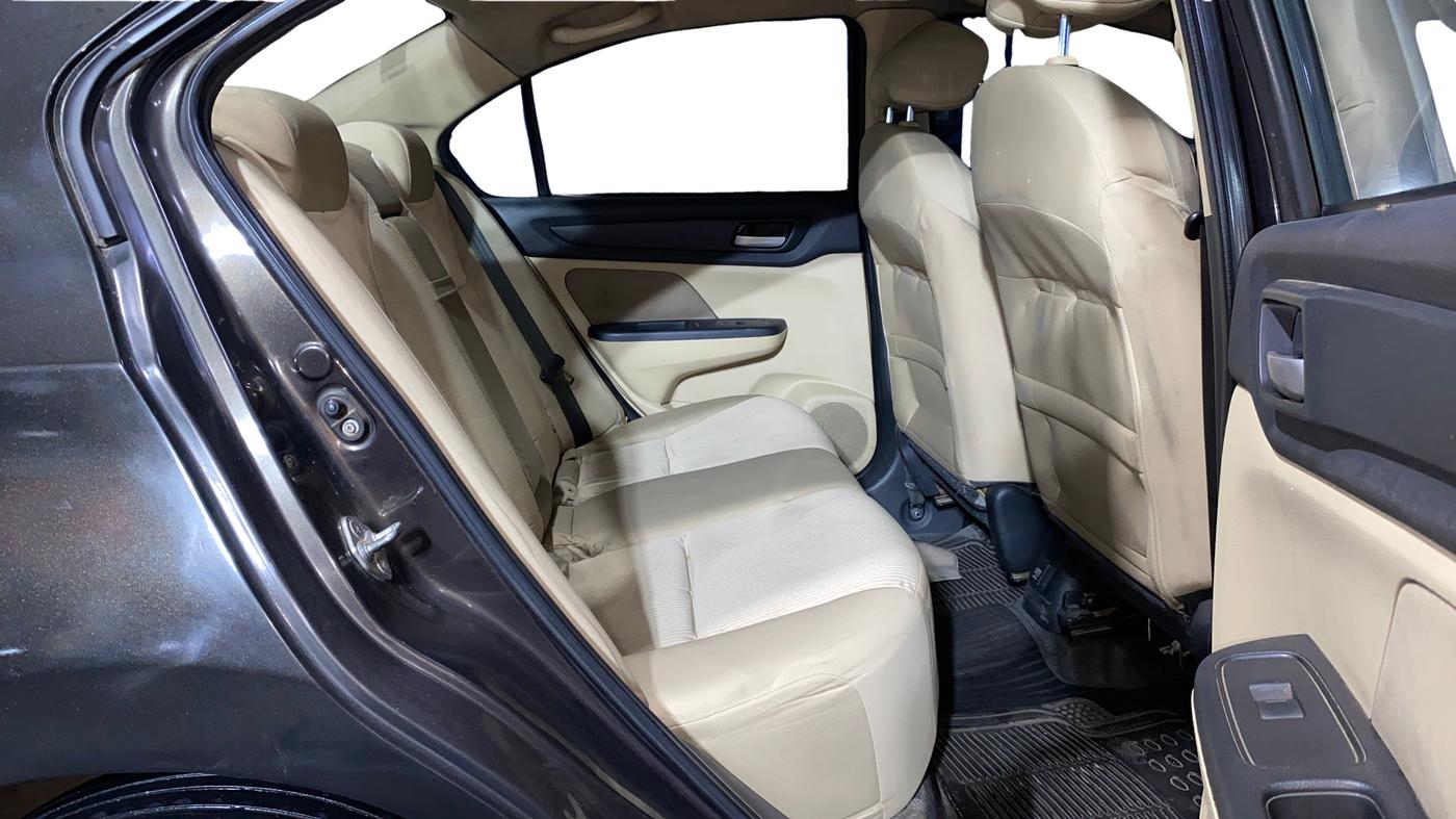 2018 Honda Amaze 1.5L I-DTEC VX, Diesel, Manual, 1,00,264 km, Right Side Rear Door Cabin