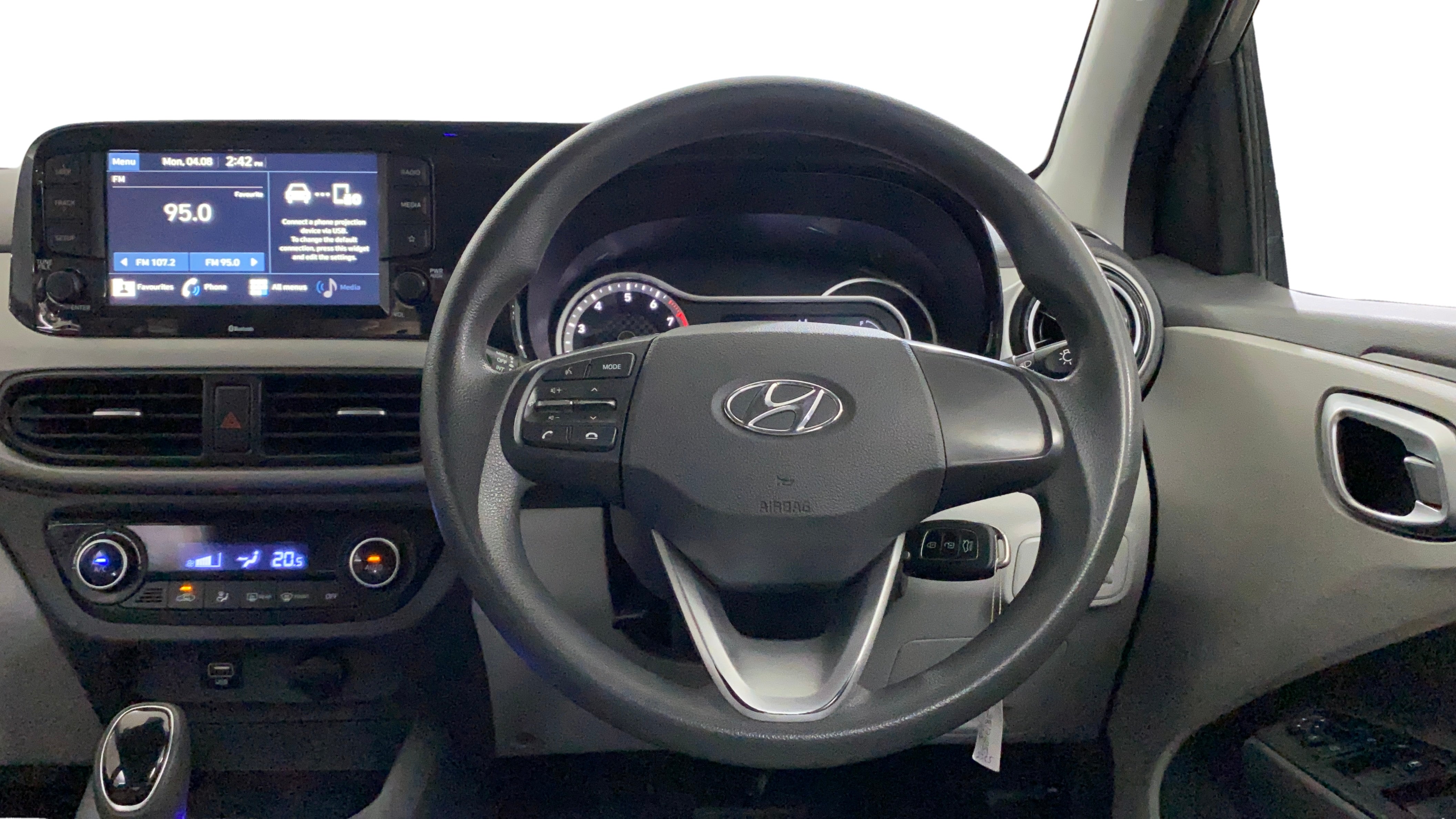 camera-Steering-Wheel-Close-Up