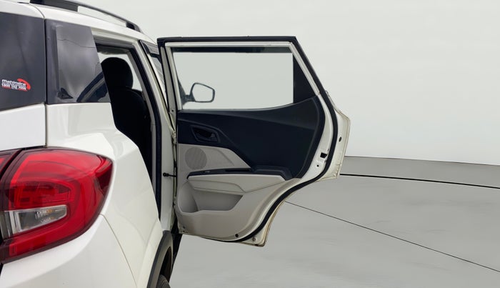 2023 Mahindra XUV300 W4 1.2 PETROL, Petrol, Manual, 14,651 km, RHS Rear Door
