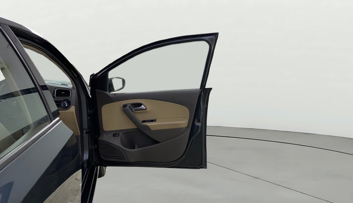 2017 Volkswagen Vento 1.2 TSI HIGHLINE PLUS AT, Petrol, Automatic, 57,727 km, RHS Front Door