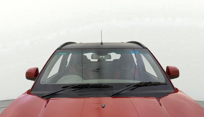 2016 Mahindra Kuv100 K8 6 STR, Petrol, Manual, 38,570 km, Front Windshield