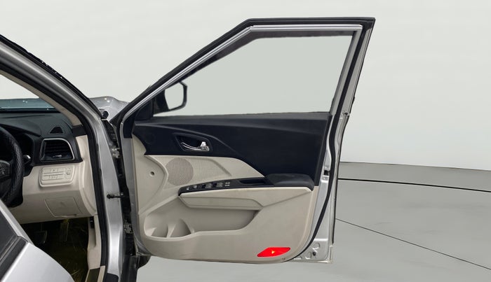 2019 Mahindra XUV300 W8 1.5 DIESEL, Diesel, Manual, 74,292 km, RHS Front Door