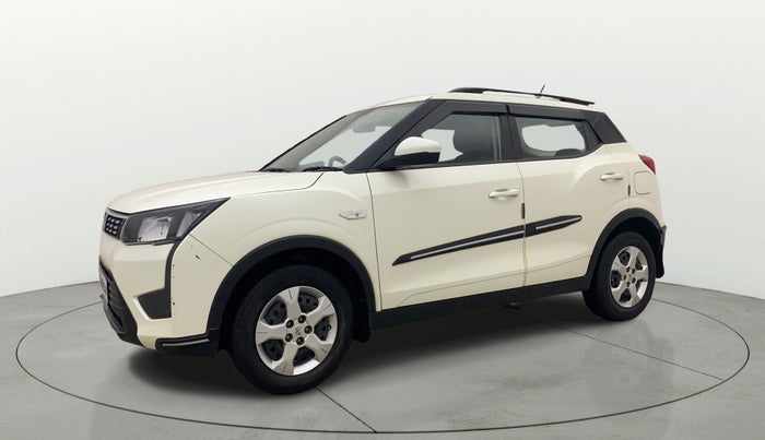 2023 Mahindra XUV300 W6 1.2 PETROL AMT, Petrol, Automatic, 15,464 km, Left Front Diagonal