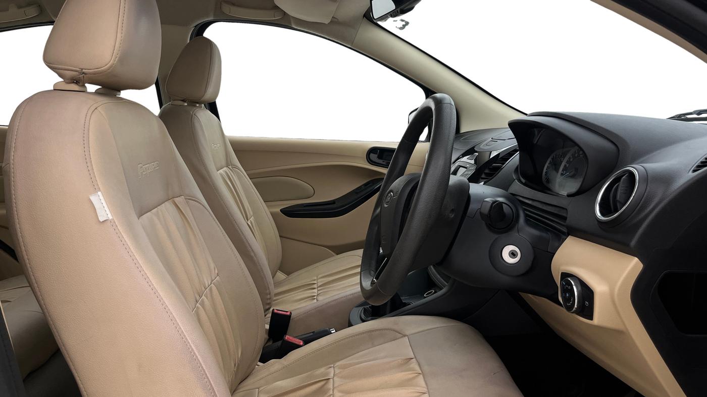 2015 Ford Figo Aspire TREND 1.2 PETROL, Petrol, Manual, 1,05,000 km, Right Side Front Door Cabin