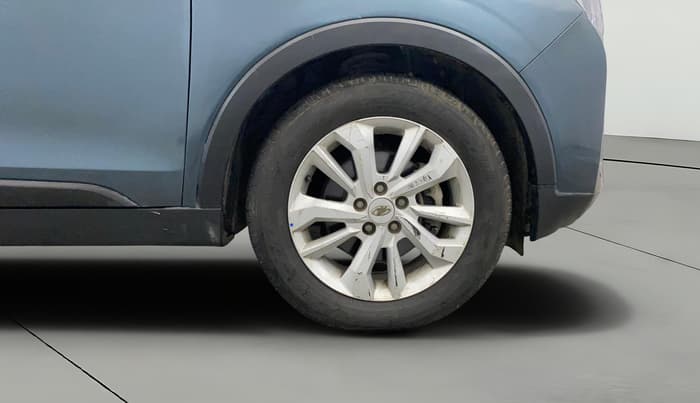 2021 Mahindra XUV300 W8 1.5 DIESEL, Diesel, Manual, 92,815 km, Right Front Wheel