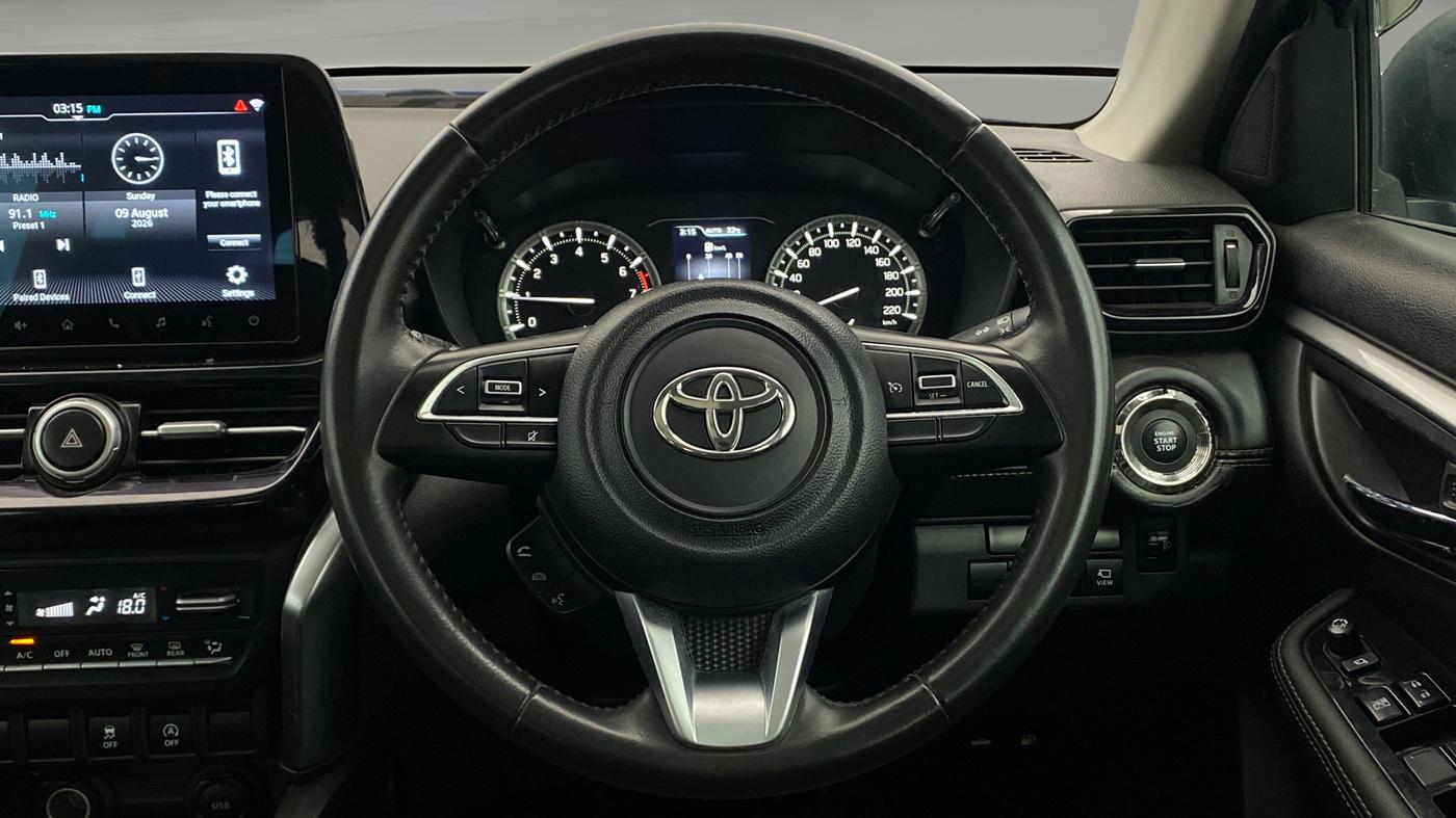 2022 Toyota URBAN CRUISER HYRYDER V AWD NEO DRIVE, Petrol, Manual, 33,991 km, Steering Wheel Close Up
