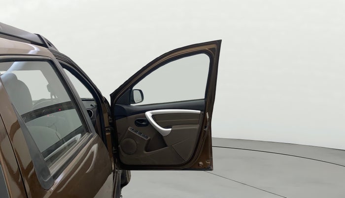 2019 Renault Duster 85 PS RXS MT DIESEL, Diesel, Manual, 1,18,148 km, RHS Front Door