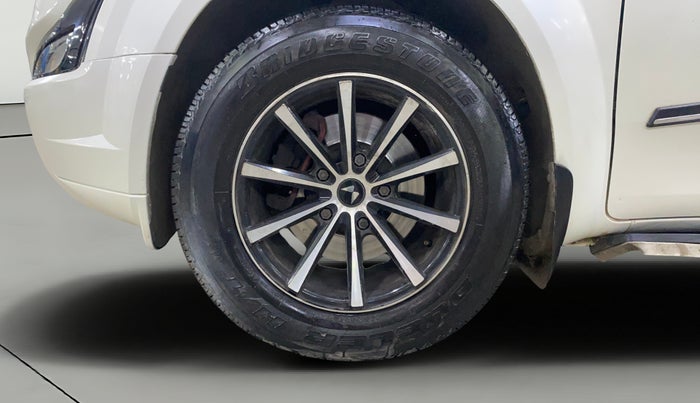 2021 Mahindra XUV500 W5, Diesel, Manual, 98,119 km, Left Front Wheel