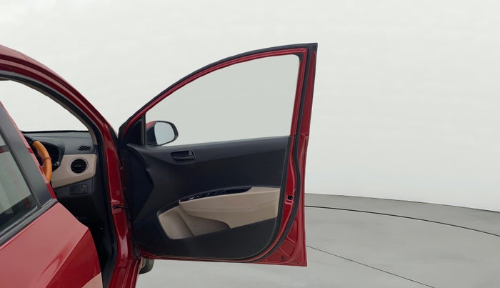 2018 Hyundai Xcent S AT 1.2, Petrol, Automatic, 26,828 km, RHS Front Door