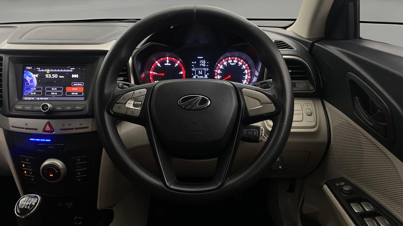 2021 Mahindra XUV300 W6 1.5 Diesel, Diesel, Manual, 46,982 km, Steering Wheel Close Up