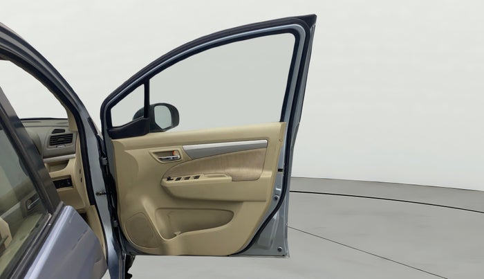 2013 Maruti Ertiga ZDI, Diesel, Manual, 60,730 km, RHS Front Door