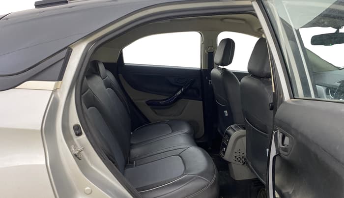 2018 Tata NEXON XT PETROL, Petrol, Manual, 62,008 km, Right Side Rear Door Cabin
