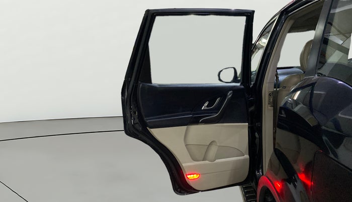 2017 Mahindra XUV500 W9 AT, Diesel, Automatic, 86,529 km, LHS Rear Door