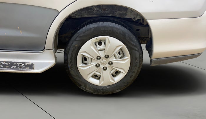 2014 Toyota Innova 2.5 GX 8 STR, Diesel, Manual, 73,319 km, Left Rear Wheel