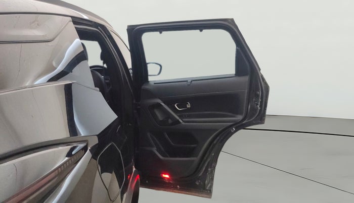 2023 Tata Harrier FEARLESS PLUS DARK EDITION, Diesel, Manual, 73,562 km, RHS Rear Door