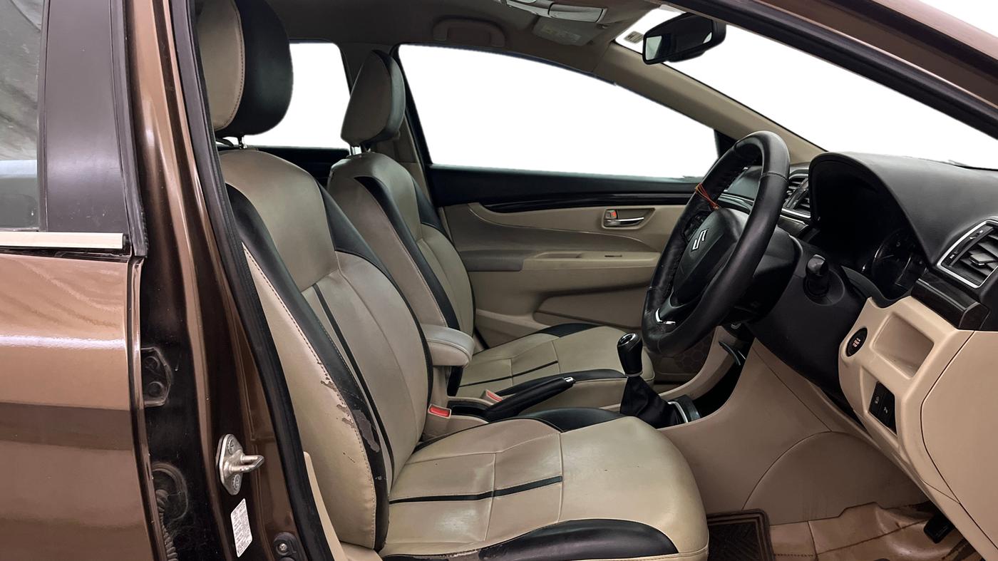2016 Maruti Ciaz ZDI+ SHVS, Diesel, Manual, 87,931 km, Right Side Front Door Cabin