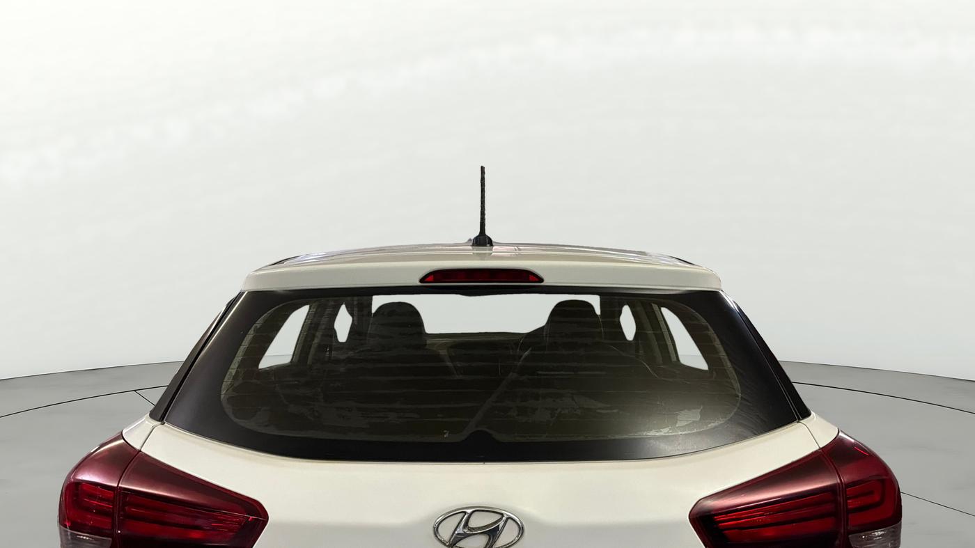 2018 Hyundai Elite i20 ASTA 1.2, Petrol, Manual, 64,005 km, Rear Windshield