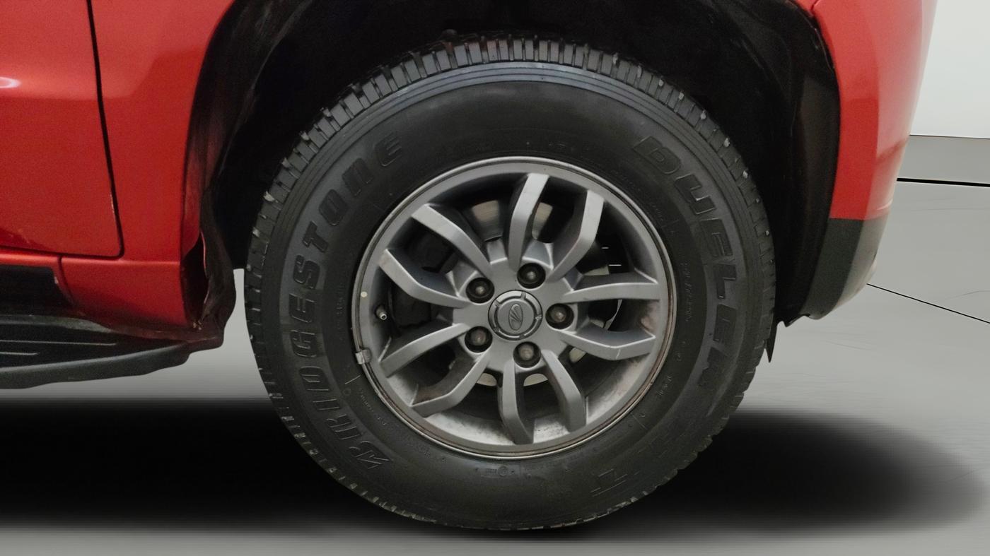 2018 Mahindra TUV300 T10, Diesel, Manual, 93,366 km, Right Front Wheel