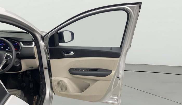 2023 Renault TRIBER RXZ AMT, Petrol, Automatic, 39,416 km, RHS Front Door