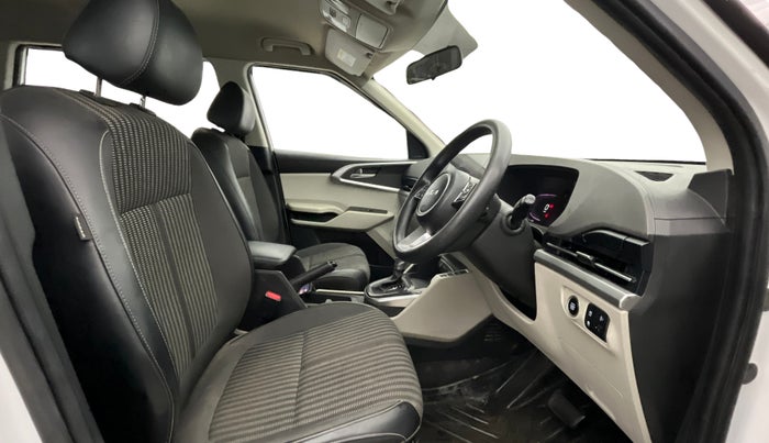 2023 KIA CARENS  PRESTIGE PLUS 1.5 TURBO PETROL DCT 7 STR, Petrol, Automatic, 1,09,018 km, Right Side Front Door Cabin