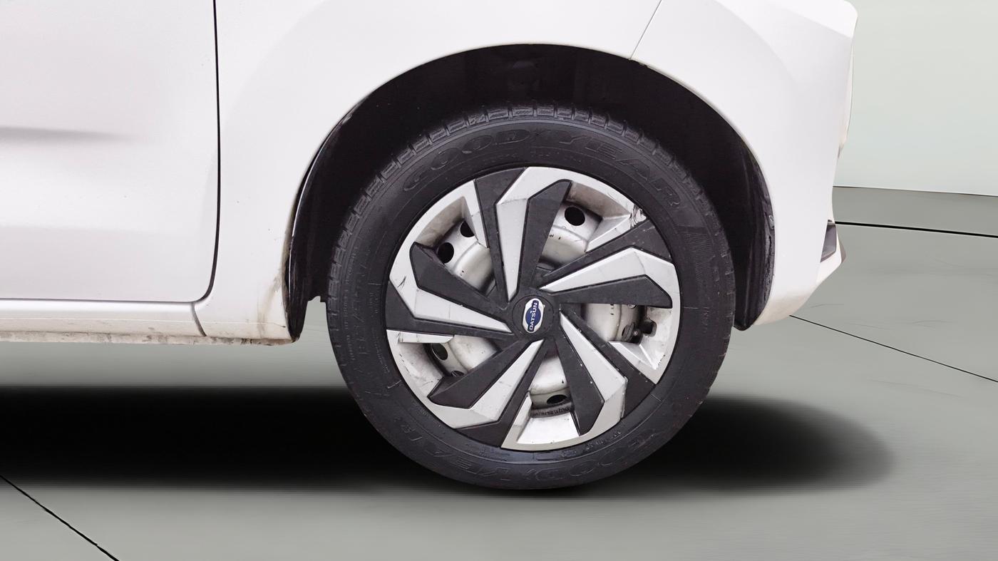 2021 Datsun Redi Go A, Petrol, Manual, 92,349 km, Right Front Wheel