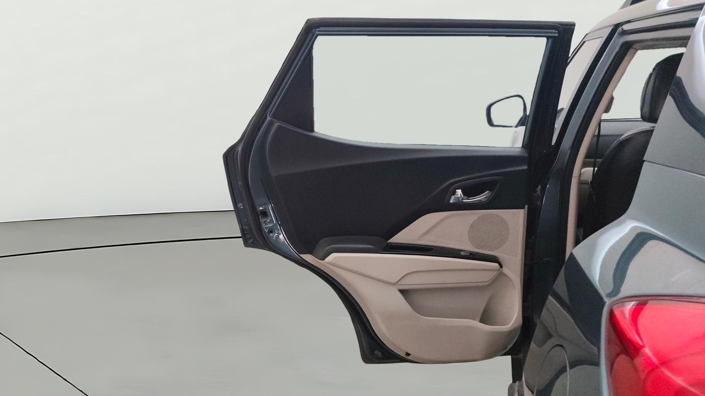 2021 Mahindra XUV300 W8 1.2 PETROL, Petrol, Manual, 53,989 km, LHS Rear Door