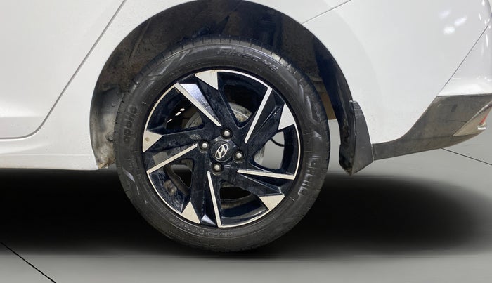 2021 Hyundai Verna SX (O) 1.5 CRDI AT, Diesel, Automatic, 1,08,132 km, Left Rear Wheel