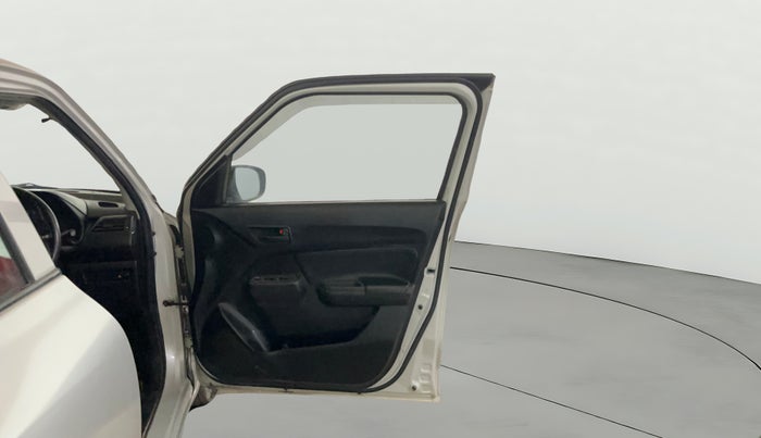 2019 Maruti Swift LXI, Petrol, Manual, 30,485 km, RHS Front Door