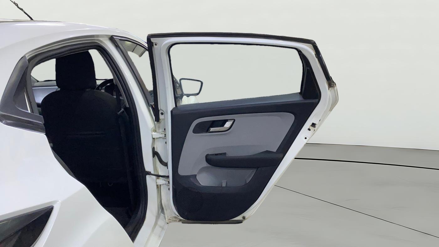 2021 Tata ALTROZ XZ PETROL, Petrol, Manual, 26,111 km, RHS Rear Door