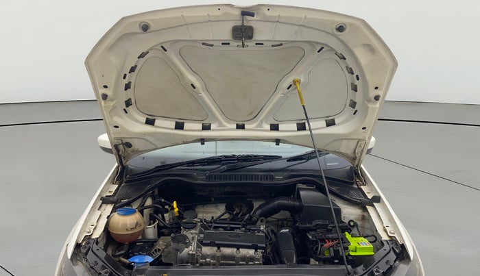 2015 Volkswagen Polo HIGHLINE1.2L, Petrol, Manual, 60,926 km, Open Bonet