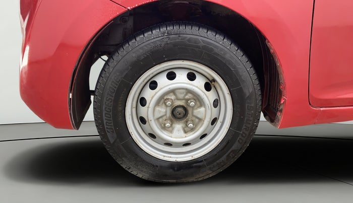 2014 Hyundai Eon D-LITE, Petrol, Manual, 76,437 km, Left Front Wheel