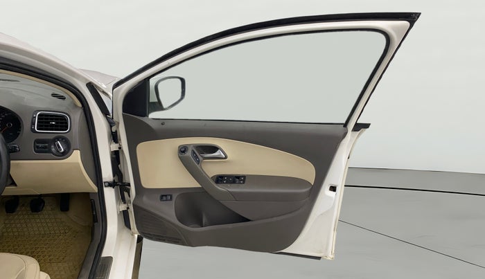 2013 Volkswagen Vento HIGHLINE 1.6 MPI, Petrol, Manual, 69,541 km, RHS Front Door