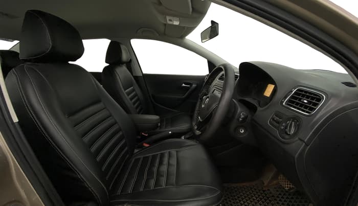 2016 Volkswagen Vento COMFORTLINE 1.2 TSI AT, Petrol, Automatic, 1,18,221 km, Right Side Front Door Cabin
