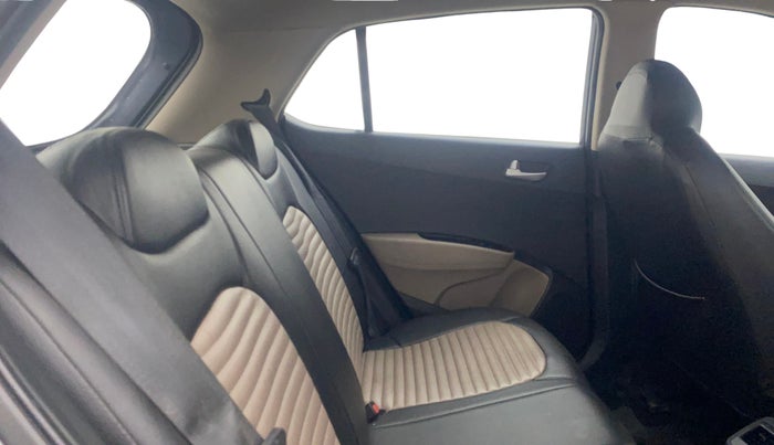 2016 Hyundai Grand i10 SPORTZ 1.2 KAPPA VTVT, Petrol, Manual, 94,181 km, Right Side Rear Door Cabin