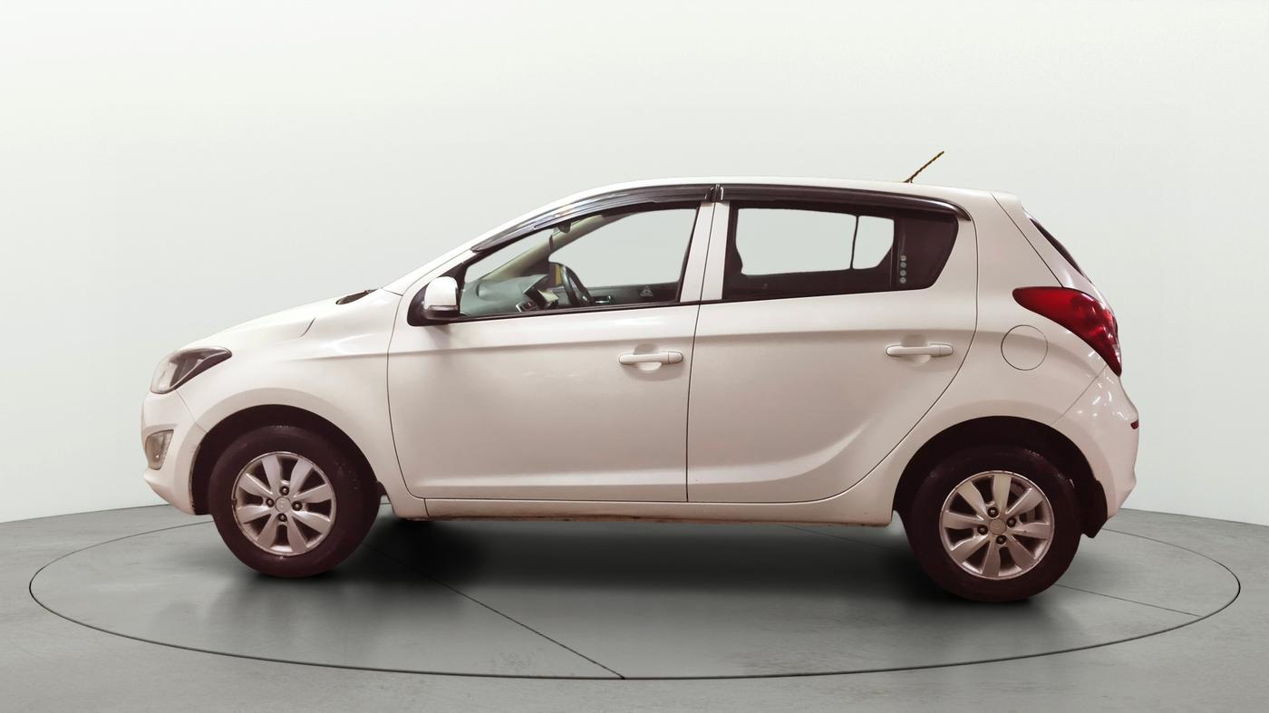 2013 Hyundai i20 SPORTZ 1.2, CNG, Manual, 90,988 km, Left Side