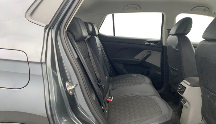 2022 Skoda KUSHAQ AMBITION 1.0L TSI AT, Petrol, Automatic, 29,310 km, Right Side Rear Door Cabin