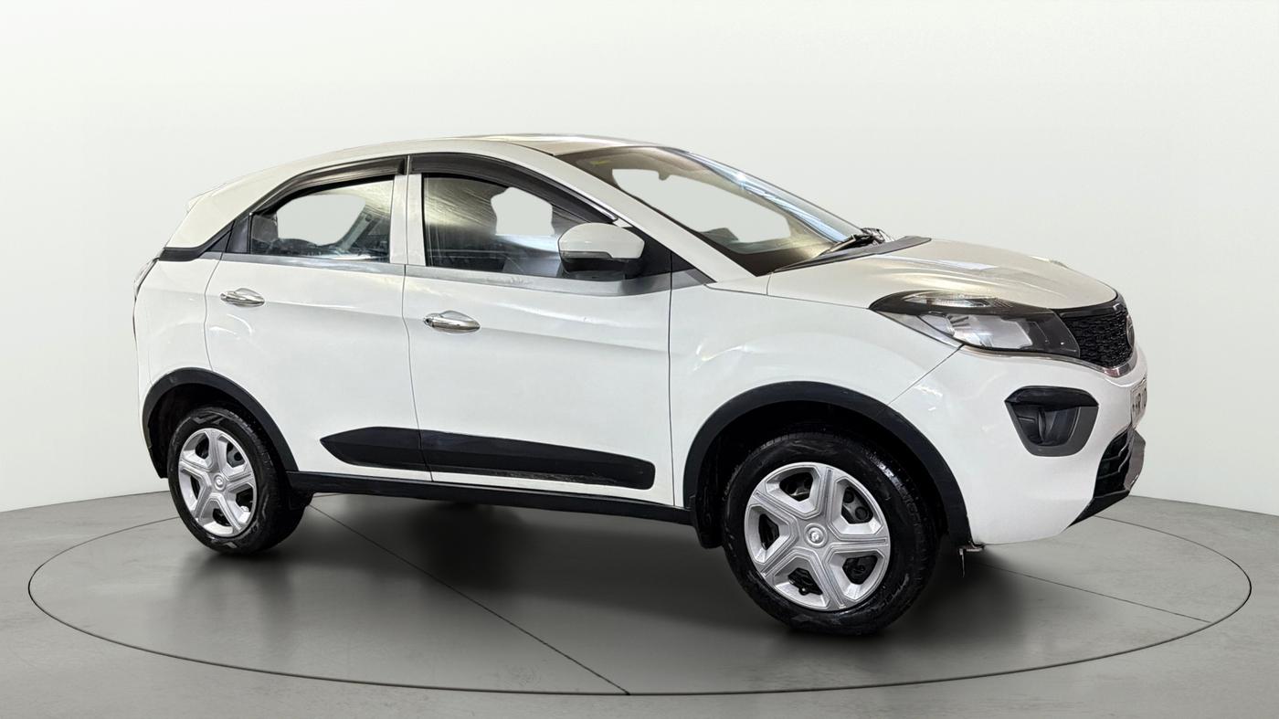 2018 Tata NEXON XM PETROL, CNG, Manual, 76,800 km, Right Front Diagonal