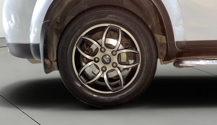 2020 Mahindra XUV500 W7, Diesel, Manual, 43,592 km, Right Rear Wheel