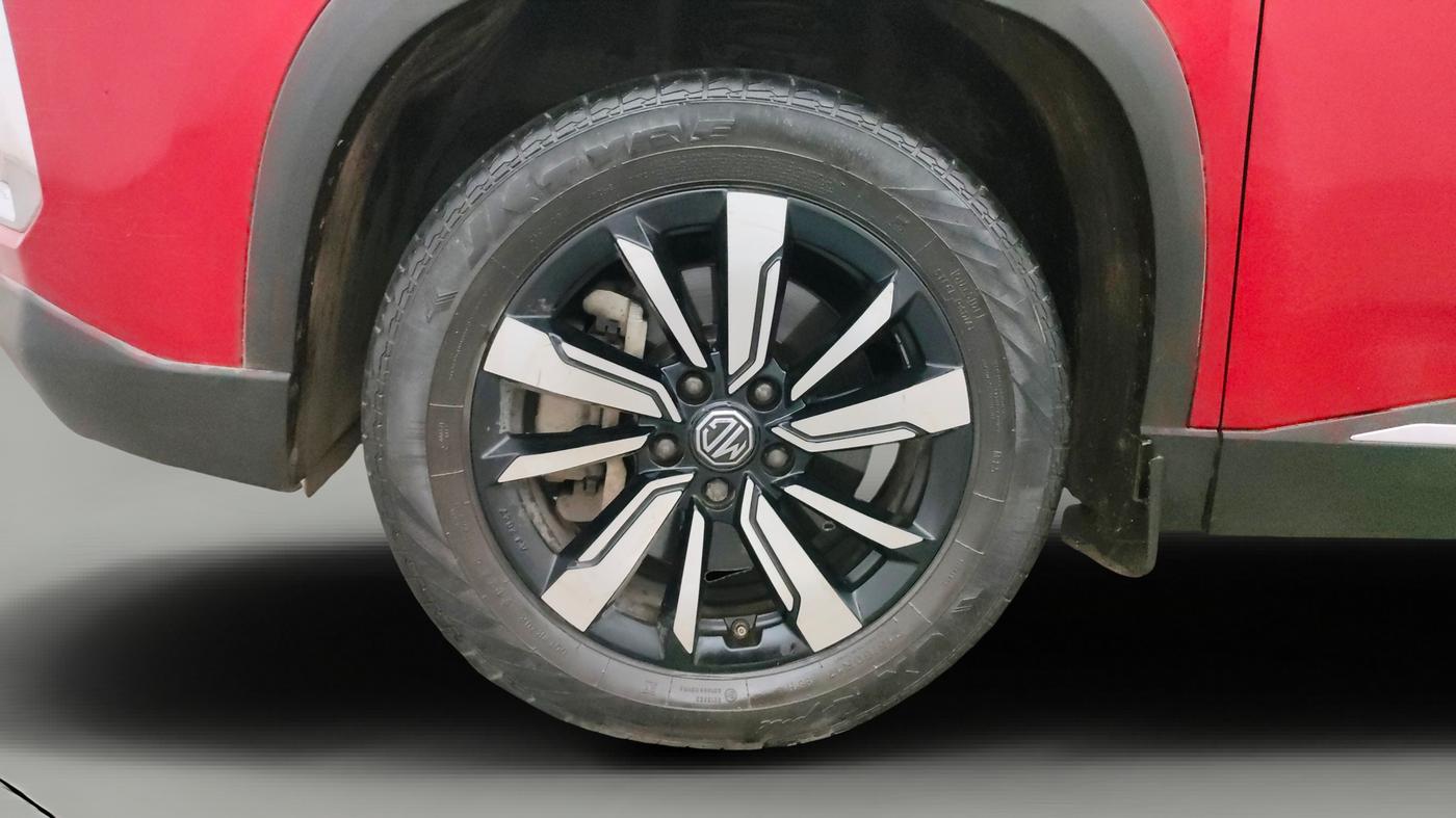 2019 MG HECTOR SHARP 1.5 DCT PETROL, Petrol, Automatic, 1,36,011 km, Left Front Wheel