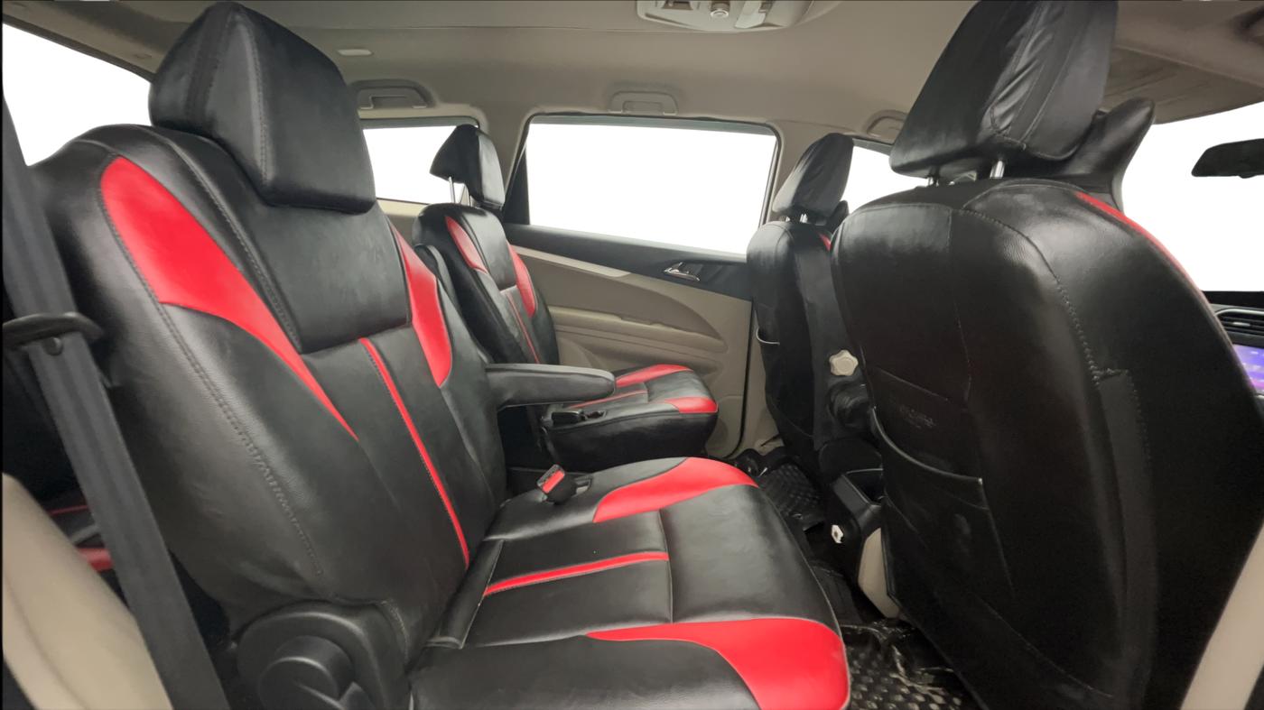 2019 Mahindra MARAZZO M6 7 STR, Diesel, Manual, 1,12,118 km, Right Side Rear Door Cabin