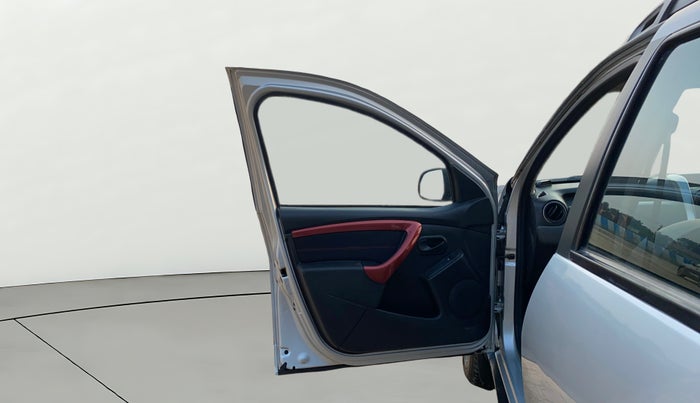 2017 Renault Duster RXS CVT, Petrol, Automatic, 55,281 km, LHS Front Door