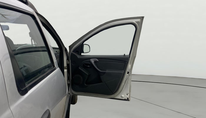 2015 Renault Duster 85 PS RXE DIESEL, Diesel, Manual, 86,870 km, RHS Front Door