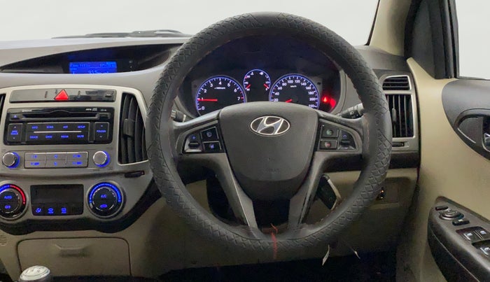 2014 Hyundai i20 SPORTZ 1.2, CNG, Manual, 63,655 km, Steering Wheel Close Up